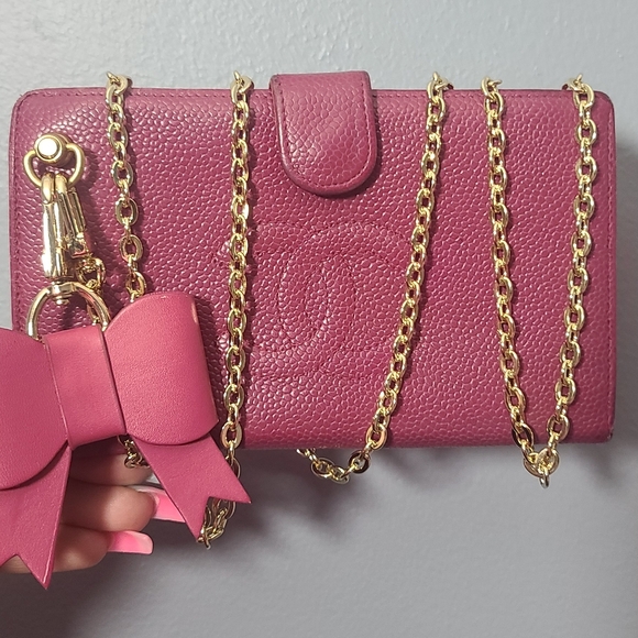 CHANEL Handbags - CHANEL Caviar Magenta Pink Kisslock Wallet